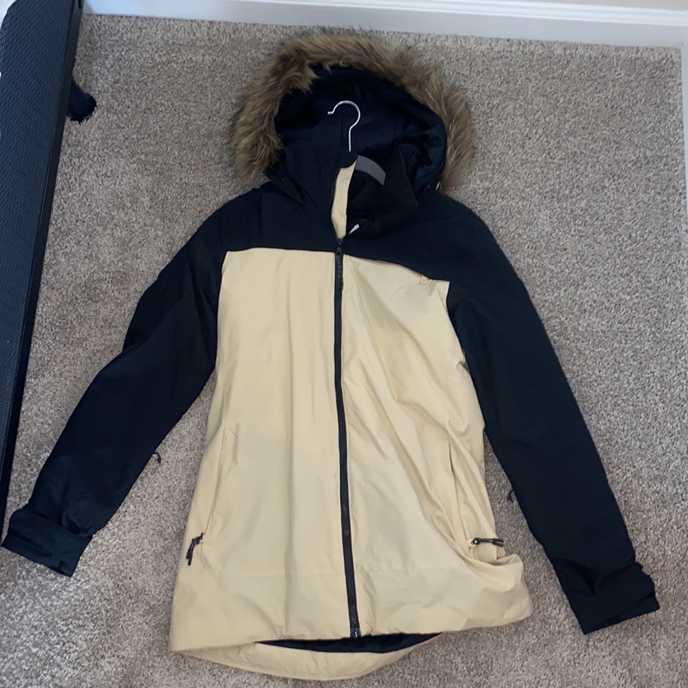 Burton women’s snowboarding jacket